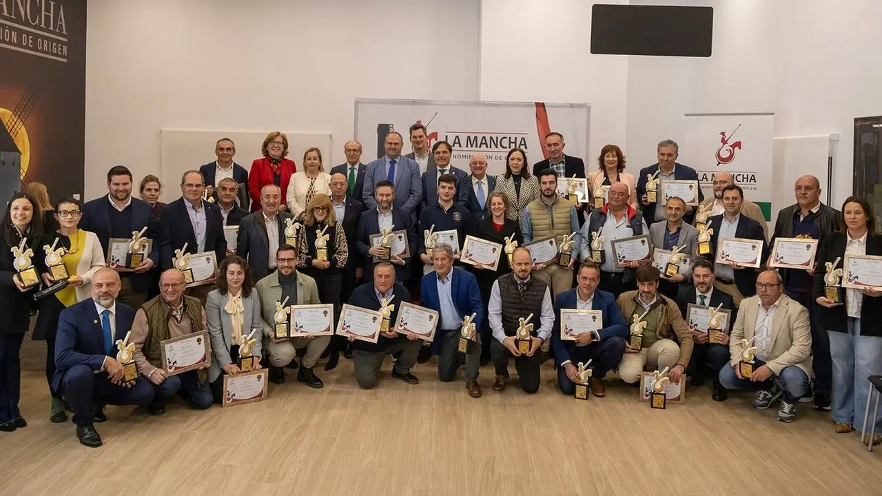 Foto de familia de los Premiados