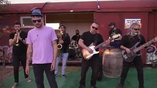 Frame del videoclip Bebe La Mancha, canci&oacute;n ganadora de Deskaraos