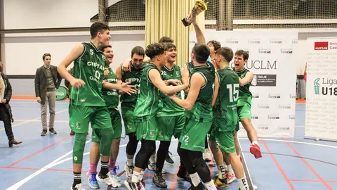 baloncestocriptana-campeonescopajuniorclm-celebrando