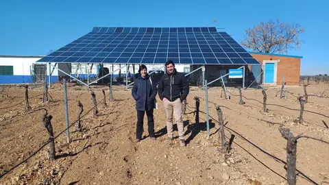 Cristina Secades en la explotaci&oacute;n agr&iacute;cola de Tomelloso