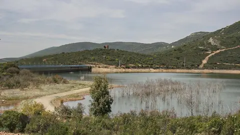 cdcfe1cb542202f1e6585f7193c3f6c5_XL