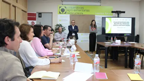 Reuni&oacute;n para la elaboraci&oacute;n del Plan Estrat&eacute;gico del Pistacho