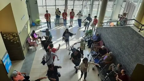 mayos_visita_residencia_de_mayores