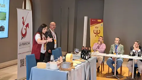 Cata de vino & queso en OIV (22)