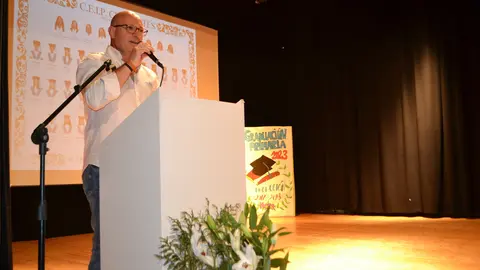 El concejal de Cultura en la graduacion