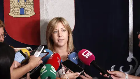 Ana Isabel Abeng&oacute;zar, portavoz del grupo socialista en las Cortes regionales