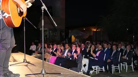 52995427405_10ea8c47d6_k