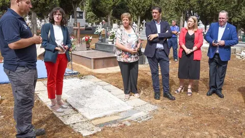 70b0d1defa6af0e7406c67782b2e7051_2_XL