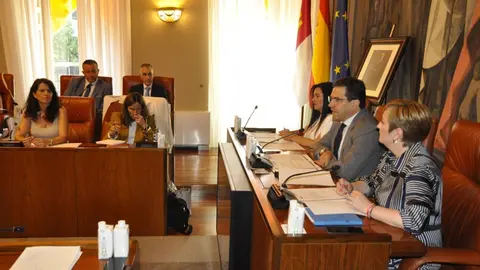 16ec4c1600ed73c818dc32f0404c6130_3_XL