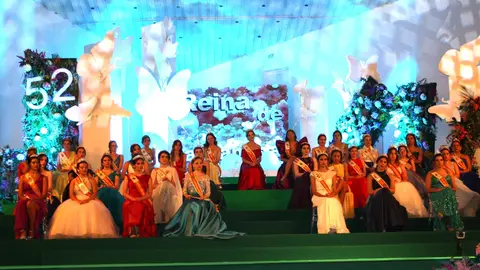 Elecci&oacute;n Reina Mancha, candidatas en escenario