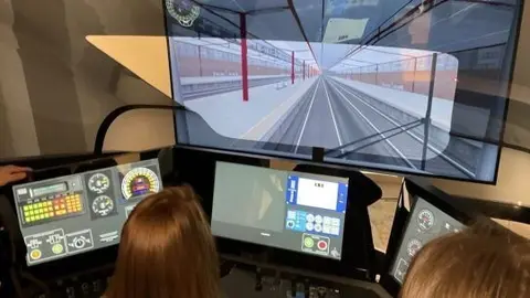 2-cabina-simulador-miranda-curso