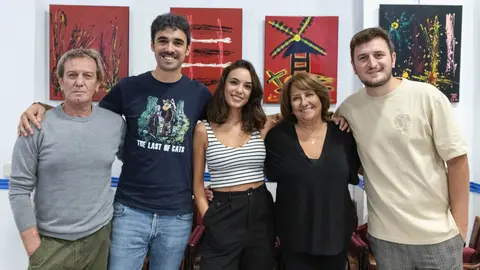 Pablo Conde y reparto de La Piscina Vacía