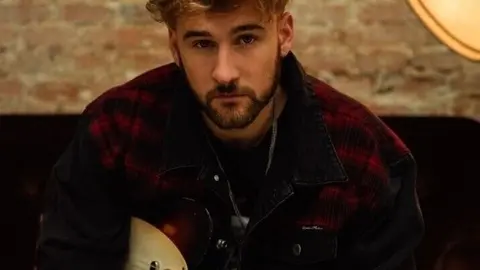 8723_5467_8c9c5dba-fd46-4c31-94c6-01f5c6da231e