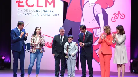 acto-institucional-del-da-de-la-enseanza_53336526137_o