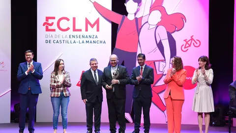 acto-institucional-del-da-de-la-enseanza_53336526607_o