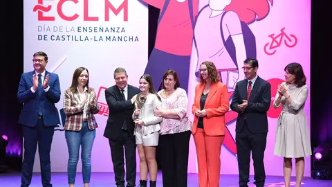 acto-institucional-del-da-de-la-enseanza_53337402841_o