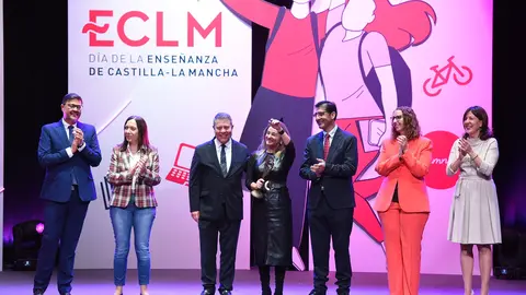 acto-institucional-del-da-de-la-enseanza_53337402946_o