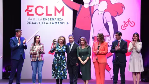 acto-institucional-del-da-de-la-enseanza_53337633293_o