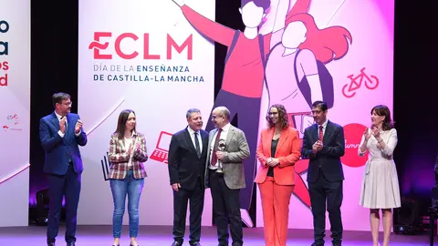 acto-institucional-del-da-de-la-enseanza_53337740629_o