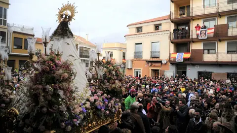 Imagen de archivo del comienzo de la procesi&oacute;n de la Virgen de la Paz por las calles de Villarta de San Juan