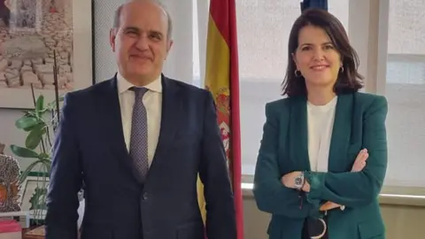 4244bf003b83a5db4c7bfd25ea954428_XL