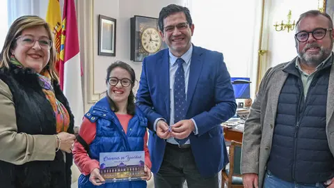 d13785e874a9510d77578bae3ec532ff_XL