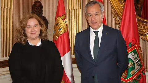20240318 FOTOGRAF&Iacute;A VISITA PRESIDENTE EUROCAJA RURAL A LA ALCALDESA DE BURGOS