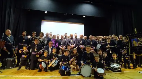 Preg&oacute;n Semana Santa, banda con presidente junta de hermandades y pregonera