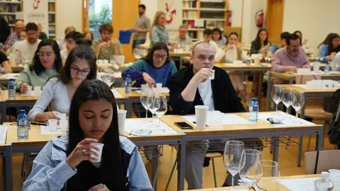 Alumnos de la UCLM en los talleres