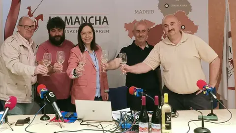Brindis previo de presentaci&oacute;n