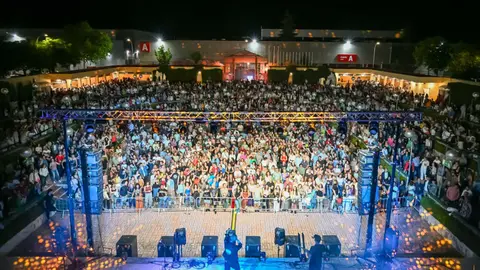 f6d2bb025b0005c13233679a32583a0d_XL