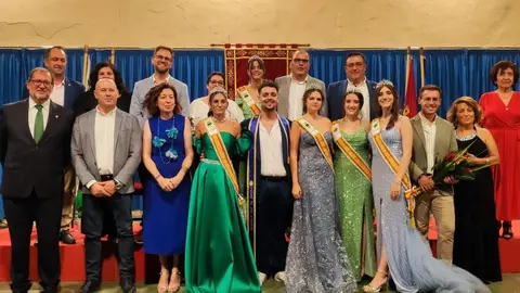 09-pregonycoronacion-FotosfinalesCorte2023y2024-presentadores-CorporacionMunicipal