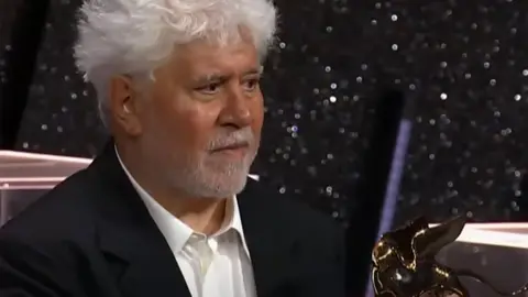 6db2bcfc21033e7e2bf1f556354b22bd_2_XL