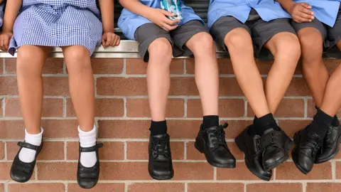 ni&ntilde;os y calzado infantil