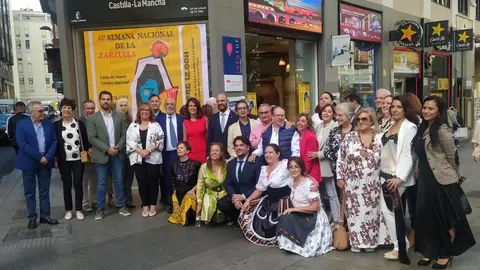 foto de familia- presentaci&oacute;n 41&ordf;Semana Zarzuela Madrid