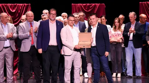 ProyectoFundacionAstrohitareconocidoGalaXAniversarioRecamder