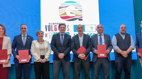 fbed51a35a948397947f0e5150c16c96_XL