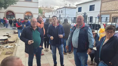 dia del caldillo, alcalde y participantes