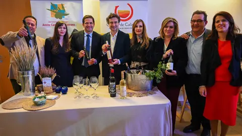 2fc6536874d03d01910ae07596676bbc_17_XL