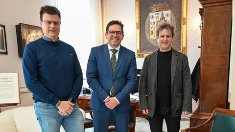 e10c37e1572613d99fd9802ee4c6a1e8_XL