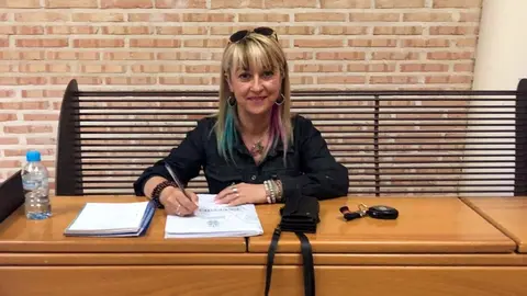 mercedes moraleda en el pleno del ayuntamiento de herencia