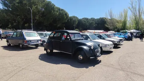 Concentraci&oacute;n de Veh&iacute;culos Antiguos Villarta de San Juan (1)