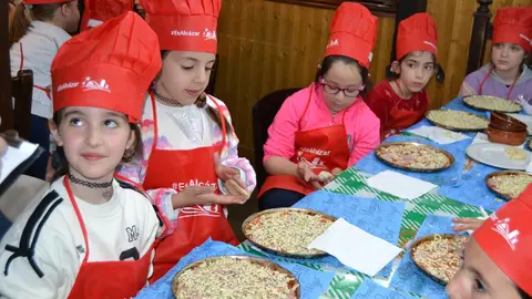 taller de pizzas infantil en las Cancelas (10)