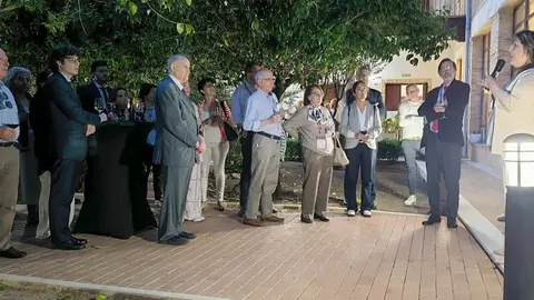 e6b517ae1bbea4c04b716ee1885e6b9a_XL