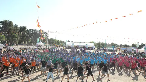 20250608 FOTO CALENTAMIENTO DESAF&Iacute;O D&Iacute;A FAMILIA