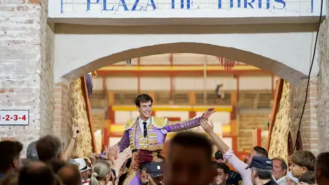 0b12c323-d4a2-1d29-dbf0-29b2bb7ed7ce