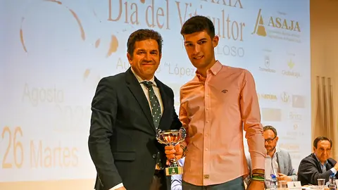 85fab6ece2f857139abac6536d36e1d3_XL