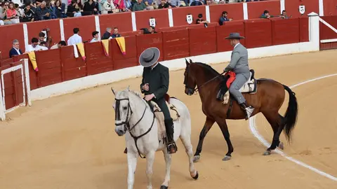 564202258_1237849931703662_1520245565844681072_n - copia