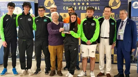 1 ENTREGA PREMIO S18