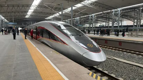 251213 - &Oacute;SCAR PUENTE F&Aacute;BRICA CRRC CHINA - 3